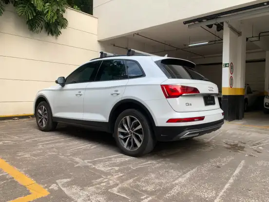 AUDI-Q5-2022