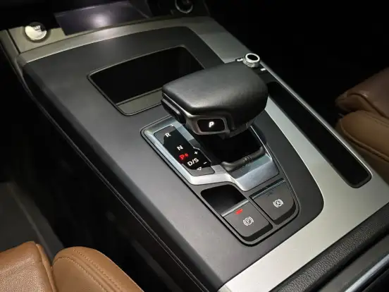 AUDI-Q5-2022