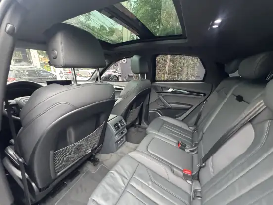 AUDI-Q5-2022