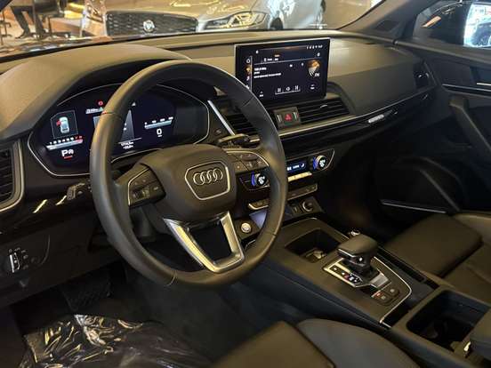 AUDI-Q5-2024
