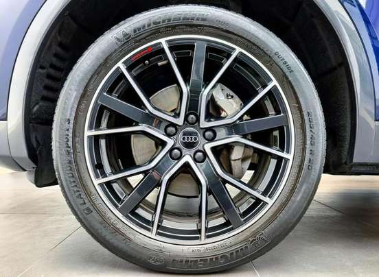 AUDI-Q5-2024