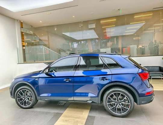 AUDI-Q5-2024
