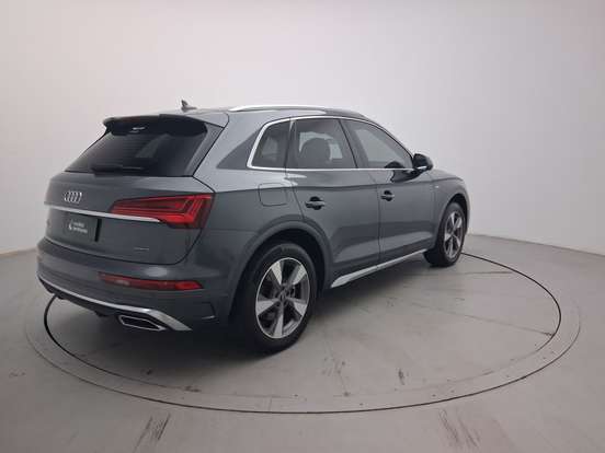 AUDI-Q5-2023