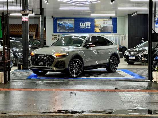 AUDI-Q5-2021