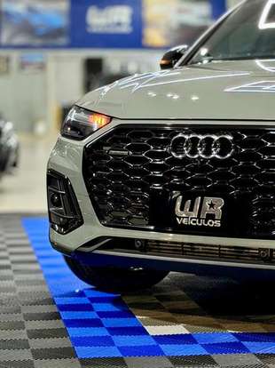 AUDI-Q5-2021