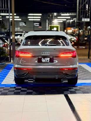 AUDI-Q5-2021