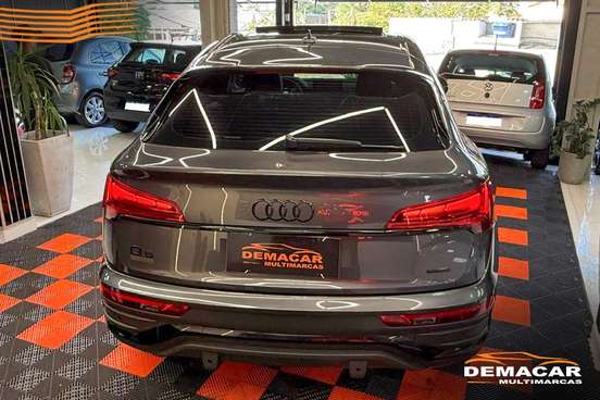 AUDI-Q5-2021