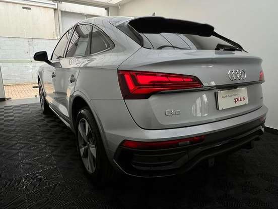 AUDI-Q5-2021