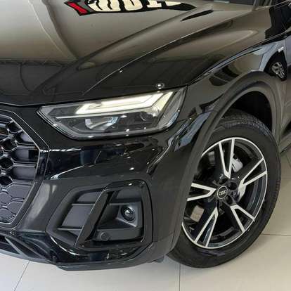 AUDI-Q5-2022