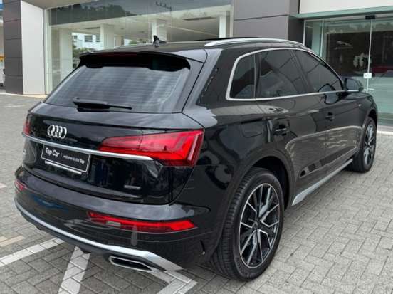 AUDI-Q5-2024
