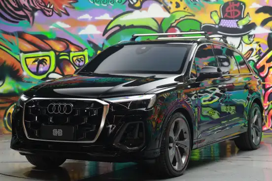 AUDI-Q7-2025