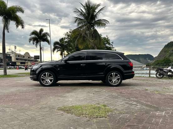AUDI-Q7-2011