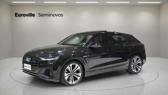 AUDI-Q8-2022