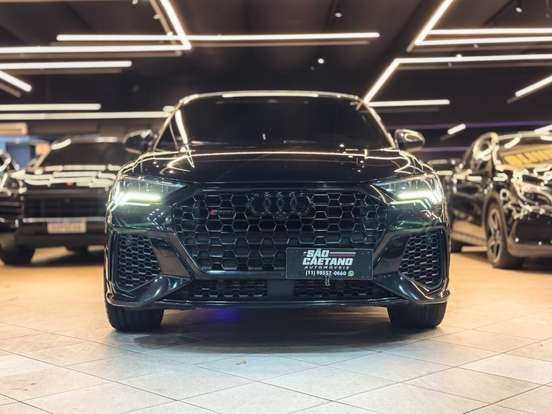 AUDI-RS Q3-2021