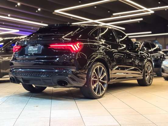 AUDI-RS Q3-2021