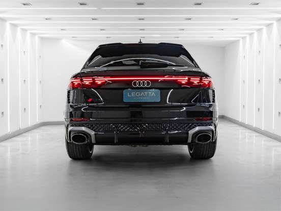 AUDI-RS Q8-2025