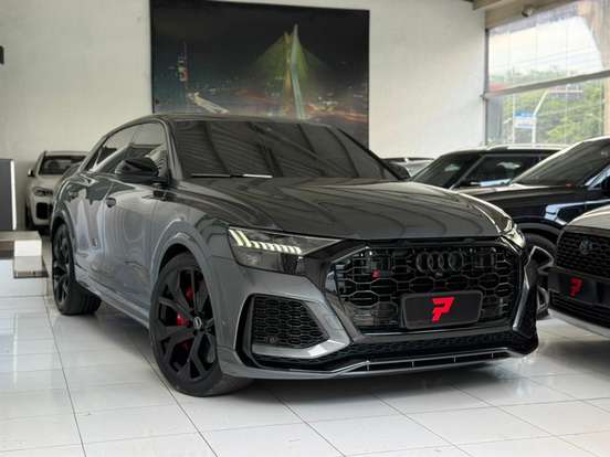 AUDI-RS Q8-2020