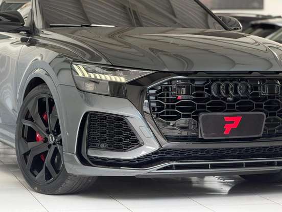 AUDI-RS Q8-2020