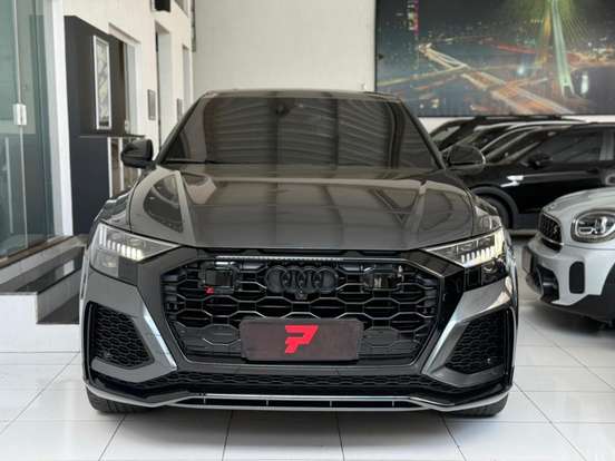 AUDI-RS Q8-2020