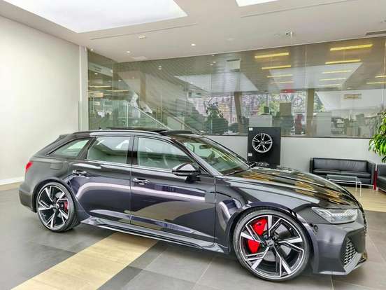 AUDI-RS6-2023