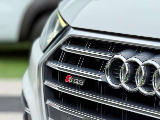 AUDI-SQ5-2018