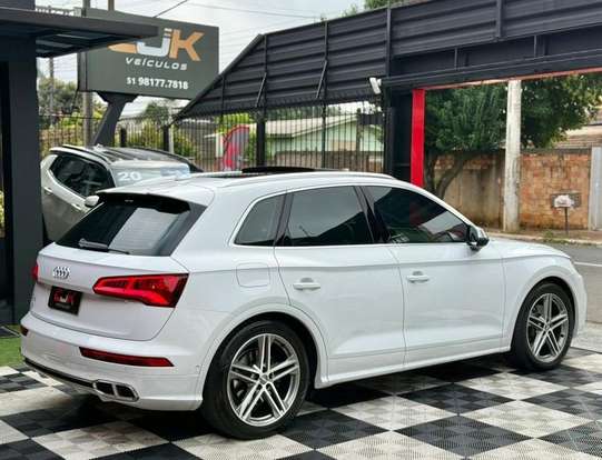 AUDI-SQ5-2018