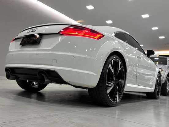 AUDI-TTS-2015