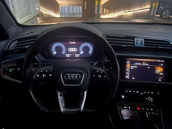 AUDI-Q3-2020
