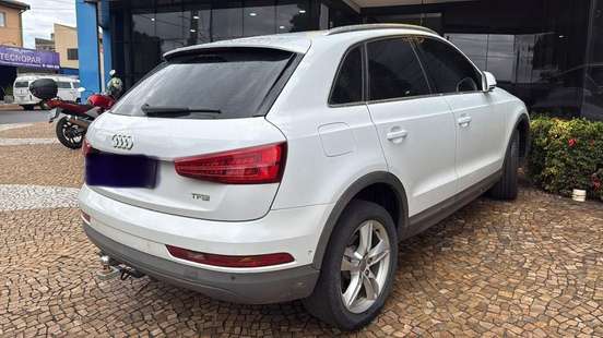 AUDI-Q3-2018