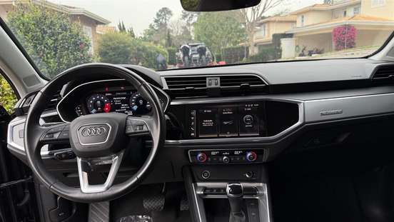 AUDI-Q3-2023