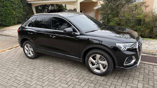 AUDI-Q3-2023