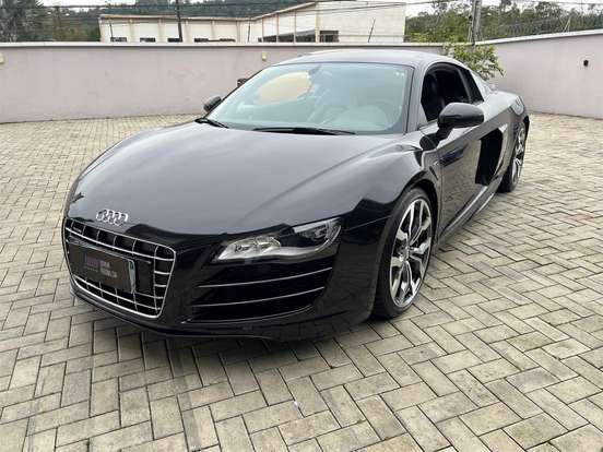 AUDI-R8-5.2 FSI QUATTRO V10 40V GASOLINA 2P R-TRONIC AUDI-R8-2011