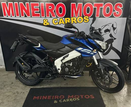 BAJAJ DOMINAR 160 