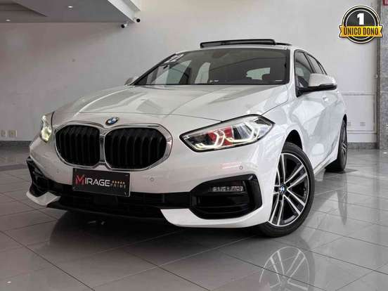 BMW-118i-2021