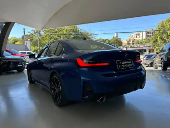 BMW-320i-2023