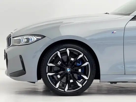 BMW-320i-2024