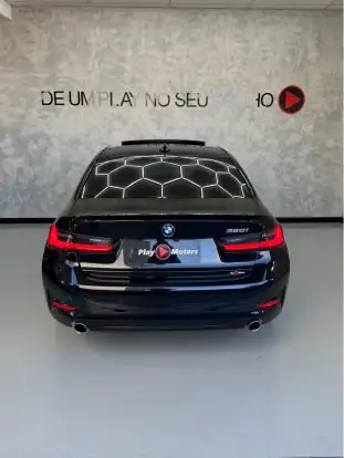 BMW-320i-2021