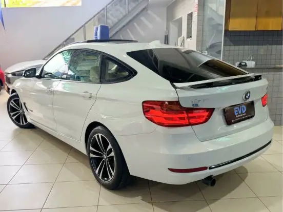 BMW-320i-2016