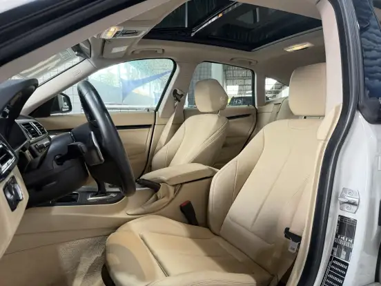 BMW-320i-2016