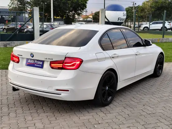 BMW-320i-2016