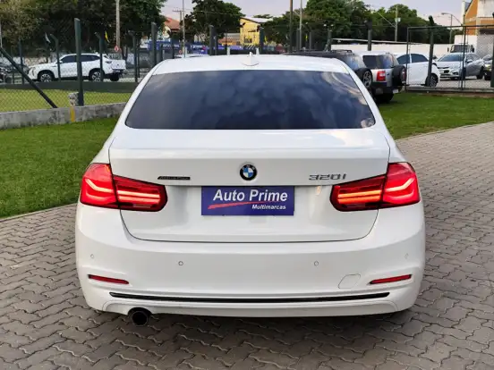 BMW-320i-2016