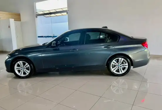 BMW-320i-2016