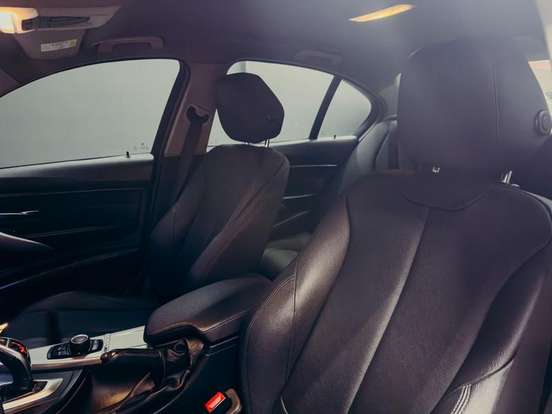 BMW-320i-2015