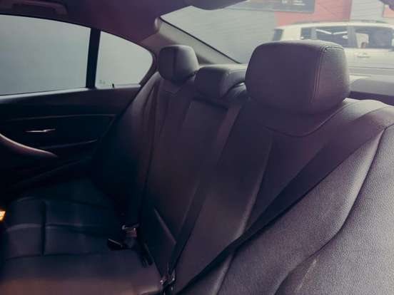 BMW-320i-2015