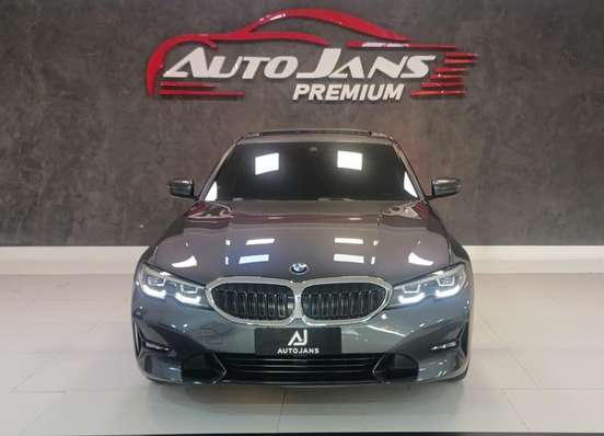 BMW-320i-2021