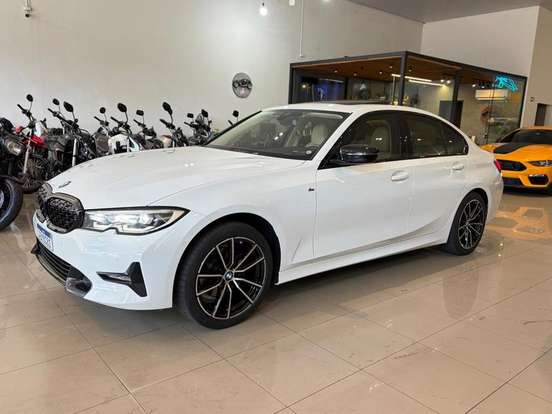 BMW-320i-2020