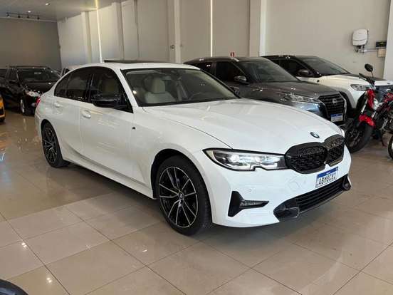 BMW-320i-2020