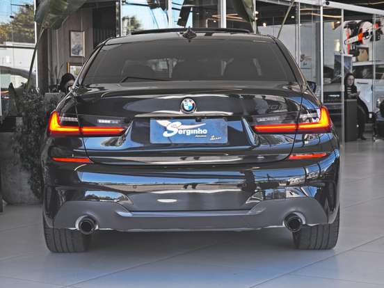 BMW-320i-2021
