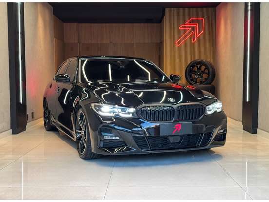BMW-320i-2022