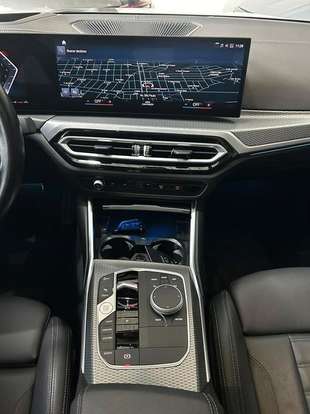 BMW-320i-2022
